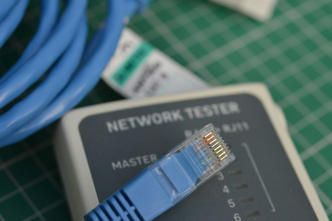 Düşük donanımlı cihazlarda keşfet sayfalarının performansını test eden kullanıcı arayüzü görüntüsü