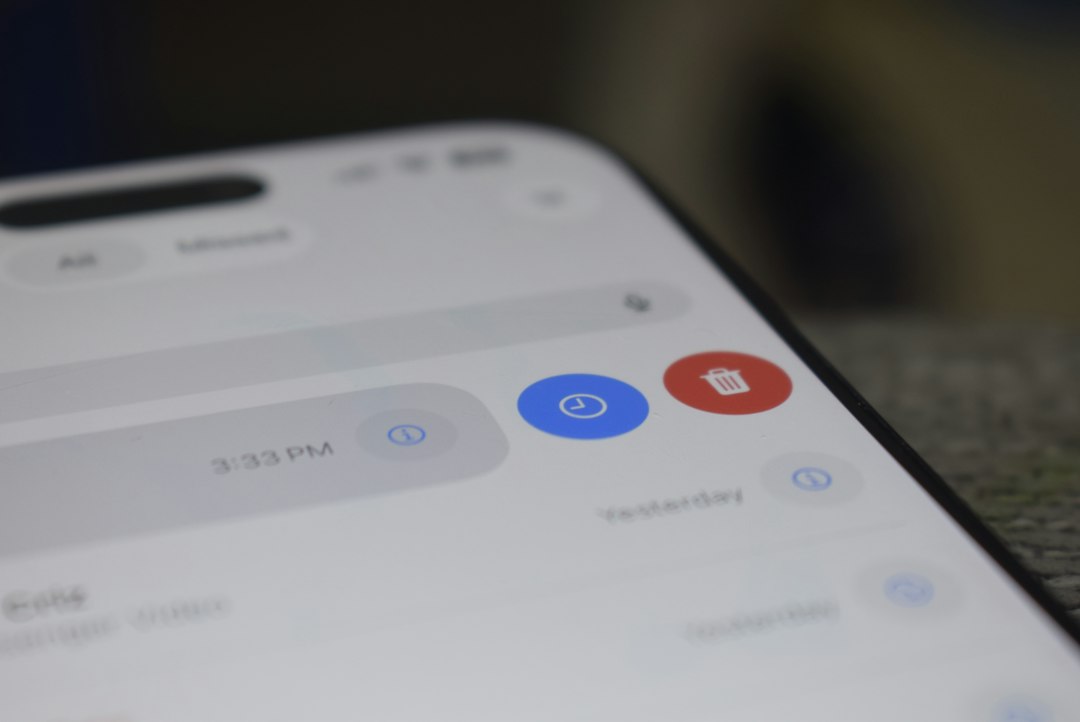 Kullanıcı bildirim tercihlerini ayarlayan bir akıllı telefon ekranı