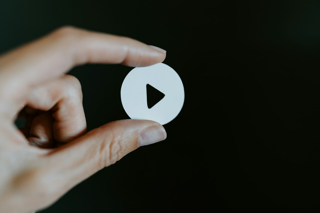 Mikro video etkileşimini gösteren analitik dashboard görseli
